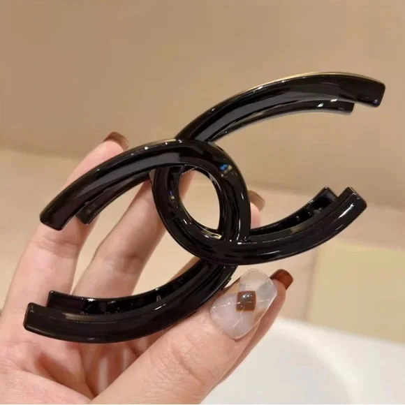 High Fashion Hair Claw Clips - Picture 3 of 4